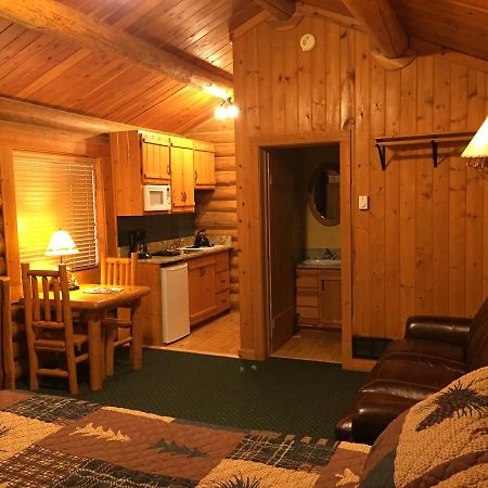 Somers Bay Log Cabin Lodging Hotel Bagian luar foto