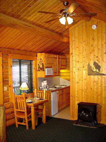 Somers Bay Log Cabin Lodging Hotel Bagian luar foto