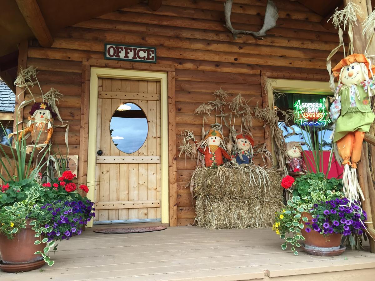 Somers Bay Log Cabin Lodging Hotel Bagian luar foto